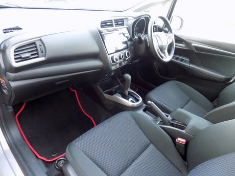 Honda Jazz 1.3 i-VTEC SE Navi 5dr CVT Petrol Hatchback 43