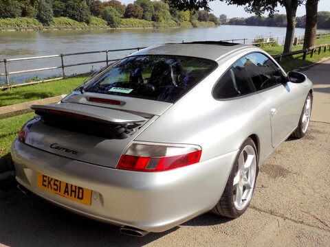 Porsche 911 Carrera 2 4