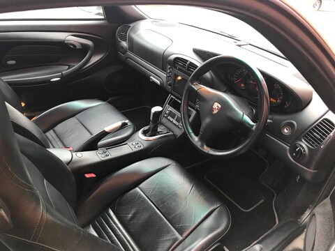 Porsche 911 Carrera 2 8