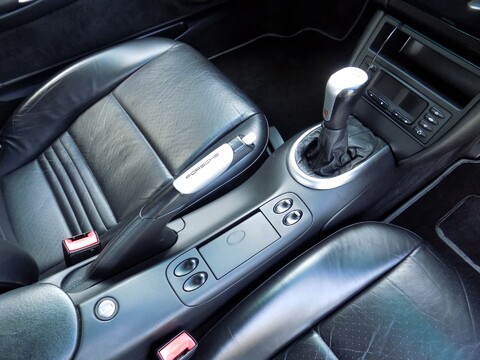 Porsche 911 Carrera 2 13
