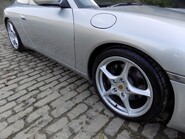 Porsche 911 Carrera 2 27