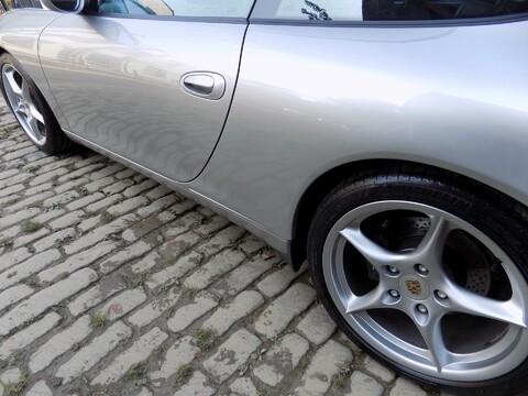 Porsche 911 Carrera 2 28