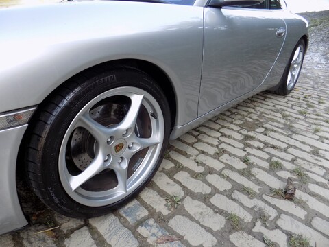 Porsche 911 Carrera 2 29
