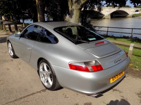 Porsche 911 Carrera 2 35