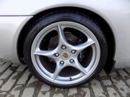 Porsche 911 Carrera 2 38