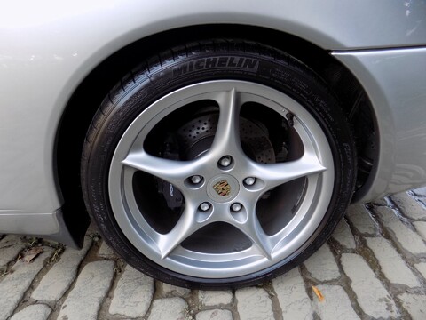 Porsche 911 Carrera 2 39