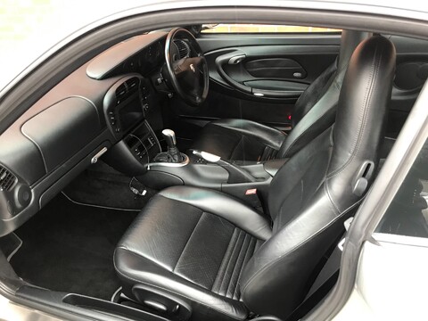 Porsche 911 Carrera 2 44
