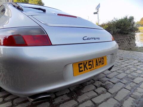 Porsche 911 Carrera 2 54