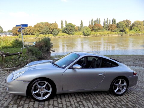 Porsche 911 Carrera 2 55