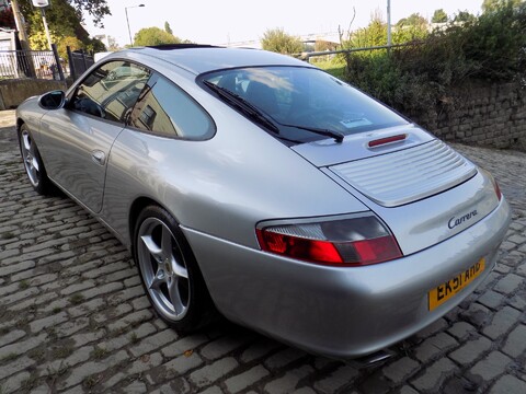 Porsche 911 Carrera 2 57