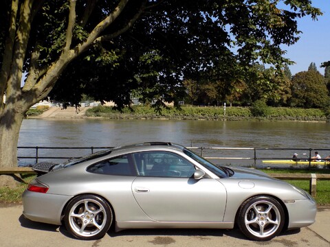 Porsche 911 Carrera 2 1