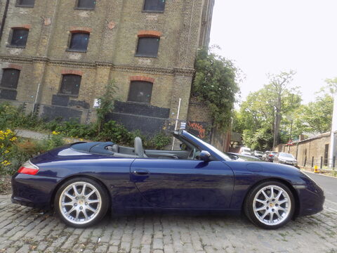 Porsche 911 CARRERA 2 CONVERTIBLE 15