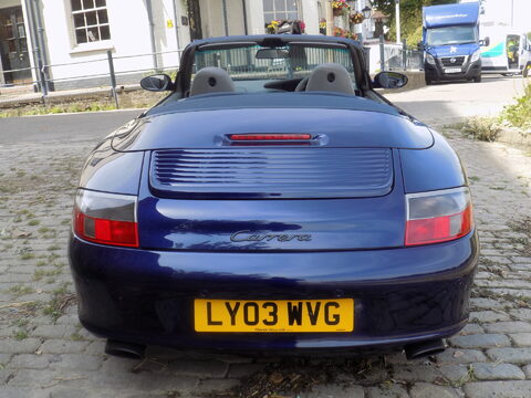 Porsche 911 CARRERA 2 CONVERTIBLE 16
