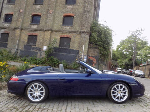 Porsche 911 CARRERA 2 CONVERTIBLE 20