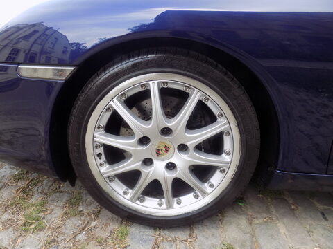 Porsche 911 CARRERA 2 CONVERTIBLE 24