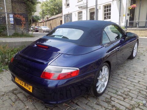 Porsche 911 CARRERA 2 CONVERTIBLE 34