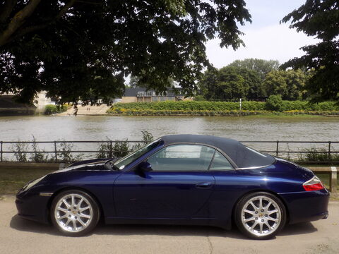 Porsche 911 CARRERA 2 CONVERTIBLE 39