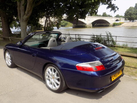 Porsche 911 CARRERA 2 CONVERTIBLE 69