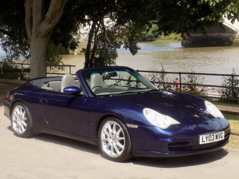 Porsche 911 CARRERA 2 CONVERTIBLE 44