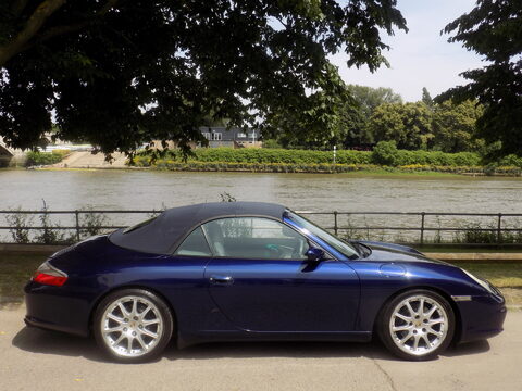 Porsche 911 CARRERA 2 CONVERTIBLE 47