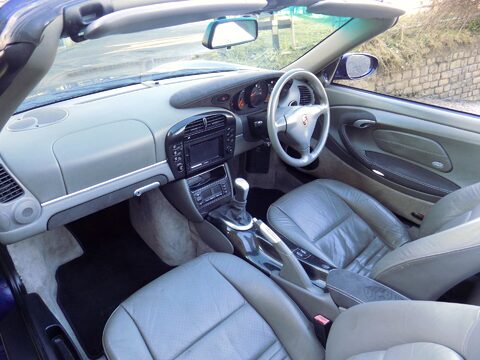Porsche 911 CARRERA 2 CONVERTIBLE 54