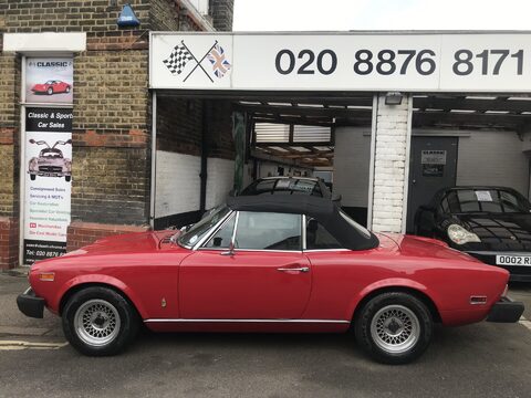 Fiat 124 Spider CS 1800 3