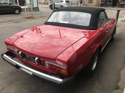 Fiat 124 Spider CS 1800 6