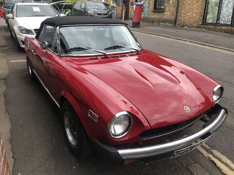 Fiat 124 Spider CS 1800 7