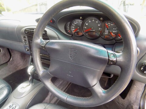 Porsche 911 CARRERA 3.4 TIPTRONIC S 16