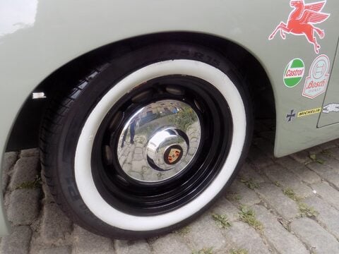 Vintage Motor Cars 356 Speedster Outlaw Replica 42