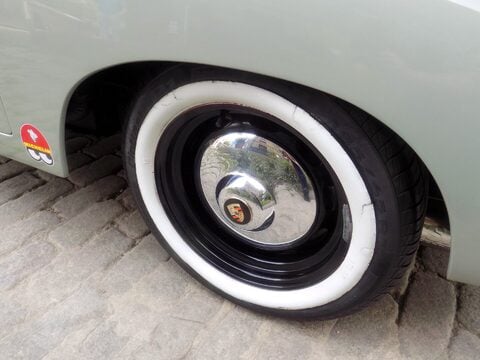 Vintage Motor Cars 356 Speedster Outlaw Replica 45