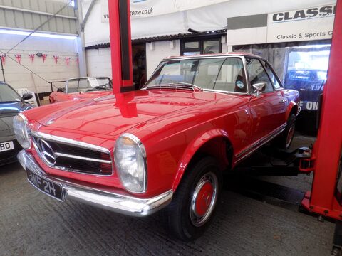 Mercedes-Benz SL Series 280 SL Pagoda Sports 35