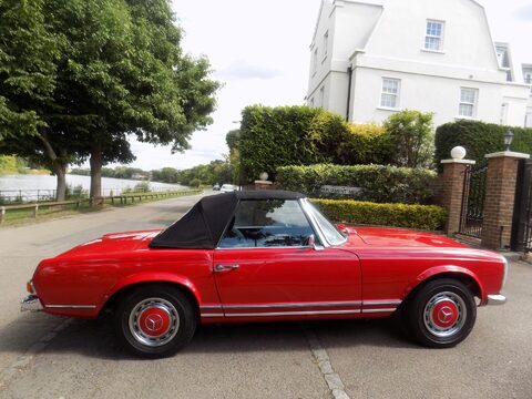 Mercedes-Benz SL Series 280 SL Pagoda Sports 68