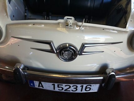 SEAT 600E Saloon