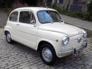 SEAT 600 E Saloon 1