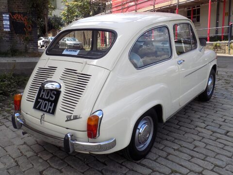 SEAT 600 E Saloon 4