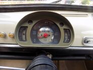 SEAT 600 E Saloon 18