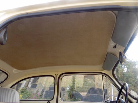 SEAT 600 E Saloon 19