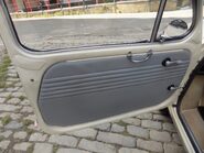 SEAT 600 E Saloon 21