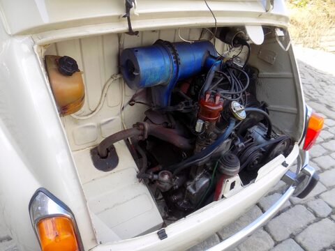 SEAT 600 E Saloon 24