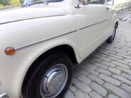 SEAT 600 E Saloon 32