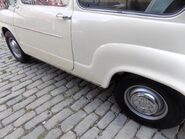 SEAT 600 E Saloon 34