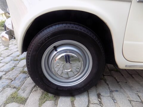 SEAT 600 E Saloon 36