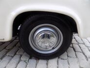 SEAT 600 E Saloon 37