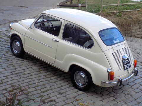 SEAT 600 E Saloon 44