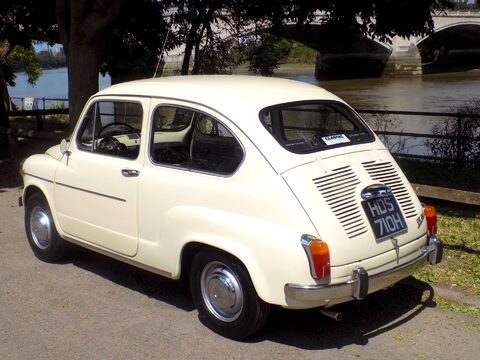 SEAT 600 E Saloon 53