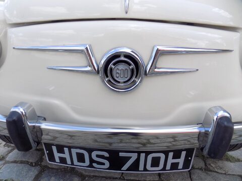 SEAT 600 E Saloon 1