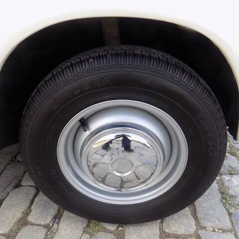 SEAT 600 E Saloon