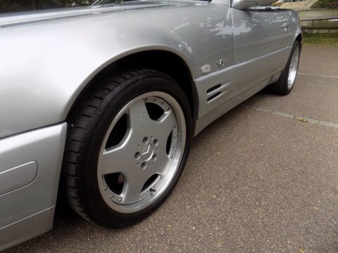 Mercedes-Benz SL Series SL320 22