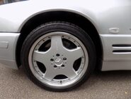 Mercedes-Benz SL Series SL320 23